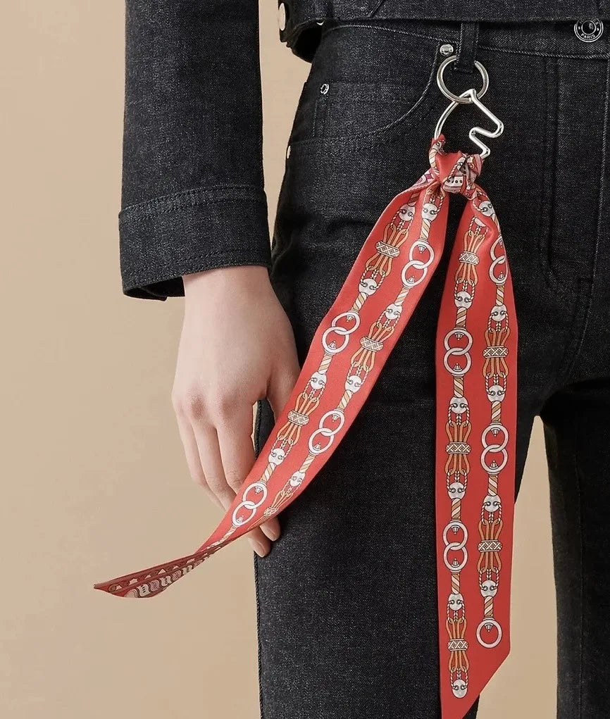 Horse head bag charm Suitable for bags Cheval key chain decorative buckle bag shoulder strap bag pendant H too speed key chain